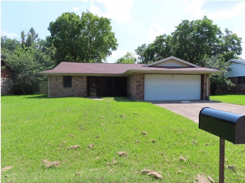 Terrell Property 229 Town North Drive, Terrell TX